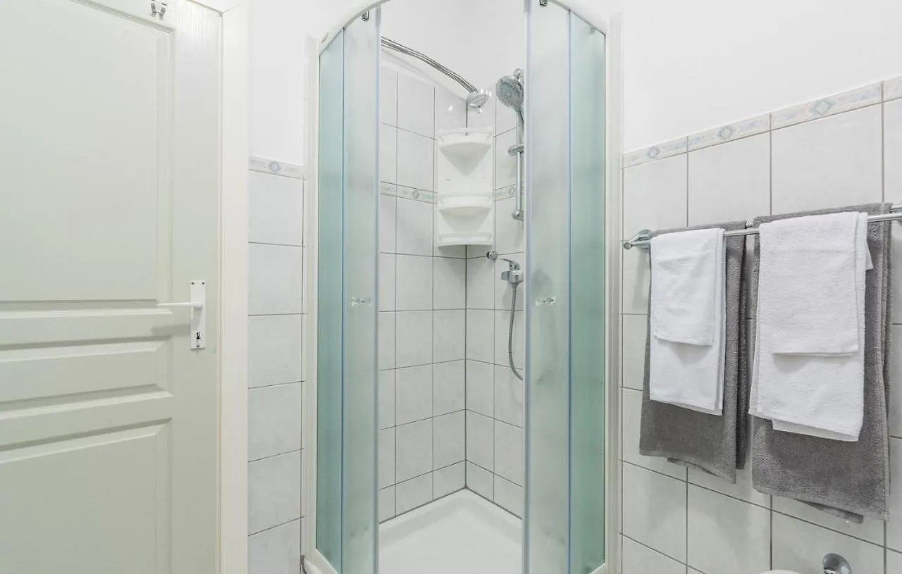 Apartment Viva With Shared Pool Kaštelir كرواتيا