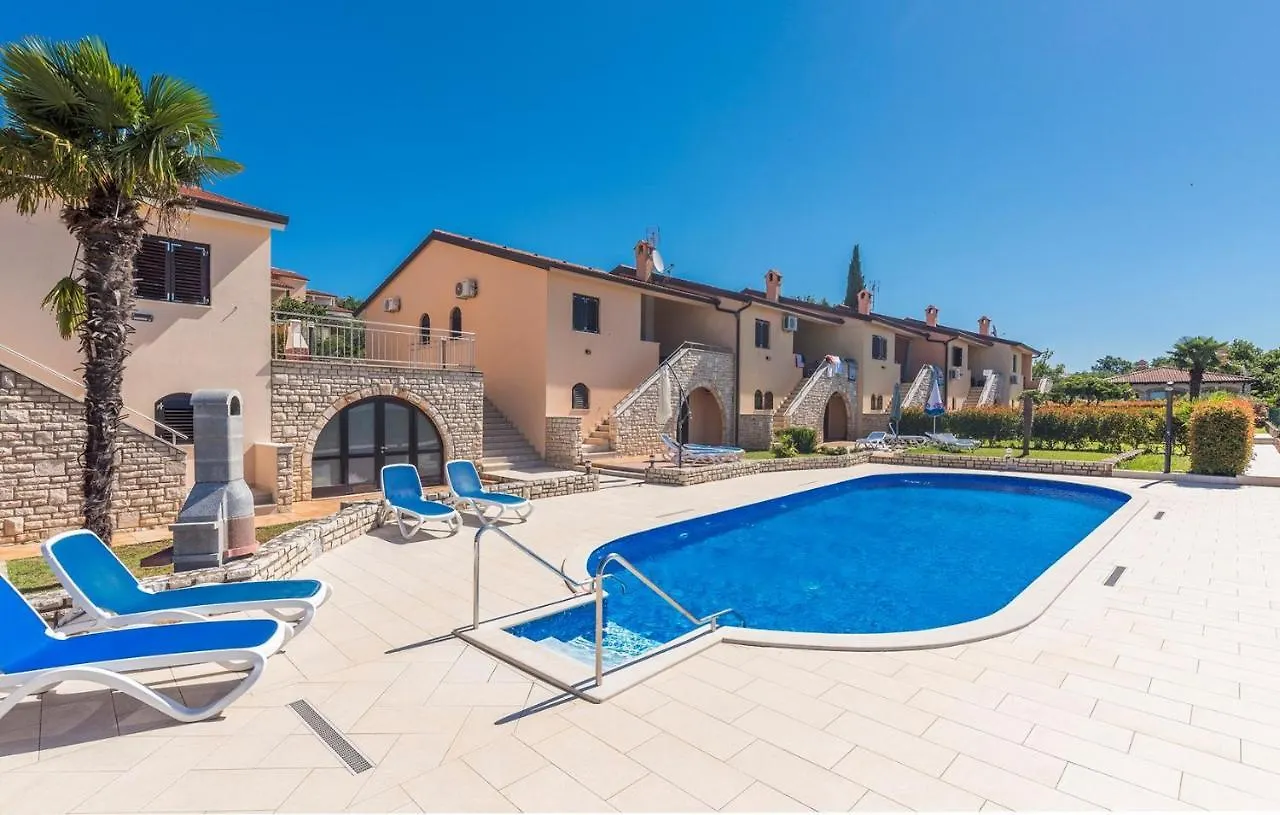 Apartment Viva With Shared Pool Kaštelir