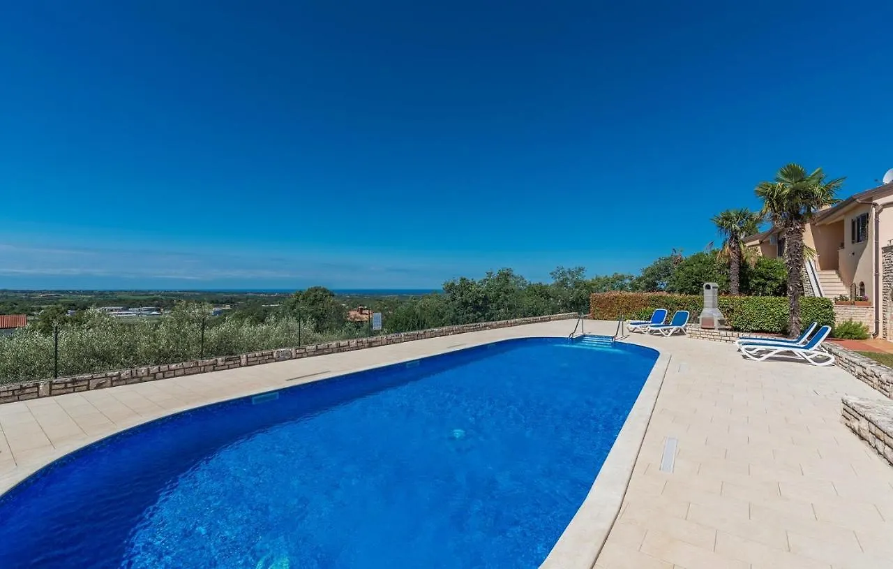 Apartment Viva With Shared Pool Kaštelir 0*,